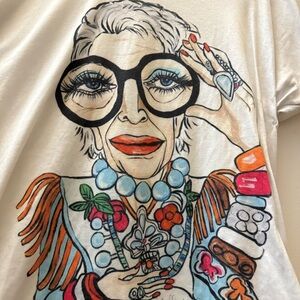One of a kind fashion icon - Iris Apfel t-shirt